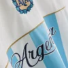 Camiseta de fútbol argentina con cuello