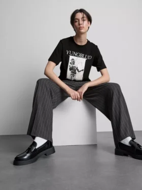 Camiseta de manga corta con estampado de Yungblud
