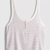 Camiseta de pijama a rayas con cuello acanalado