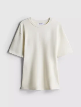 Camiseta de tejido grueso con corte entallado