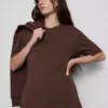 Camiseta de tejido grueso con corte entallado
