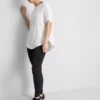 Camiseta deportiva con bajo curvo