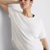 Camiseta deportiva con bajo curvo