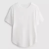 Camiseta deportiva con bajo curvo