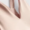 Camiseta deportiva corta con cuello en V
