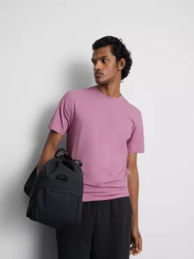 Camiseta elástica de corte entallado