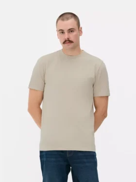 Camiseta elástica de corte entallado
