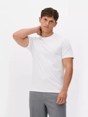 Camiseta elástica de corte entallado