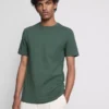 Camiseta elástica de corte entallado