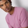 Camiseta elástica de corte entallado