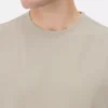 Camiseta elástica de corte entallado