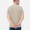 Camiseta elástica de corte entallado