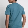 Camiseta elástica de corte entallado