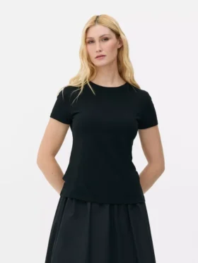 Camiseta elástica de cuello redondo
