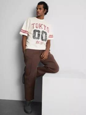 Camiseta gráfica de manga corta con efecto desgastado «Tokyo»