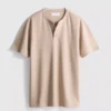 Camiseta Henley con textura