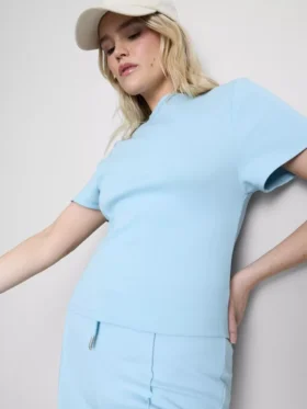 Camiseta holgada con detalles en las costuras, con alto contenido en algodón