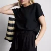 Camiseta holgada de cuello redondo con ventilación