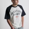 Camiseta raglán de Creative Studio