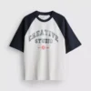 Camiseta raglán de Creative Studio