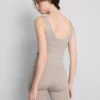 Camiseta sin costuras con cuello en V