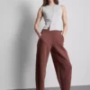 Camiseta sin mangas con botones, con alto porcentaje de algodón