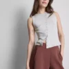 Camiseta sin mangas con botones, con alto porcentaje de algodón