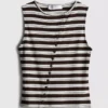 Camiseta sin mangas con botones, con alto porcentaje de algodón