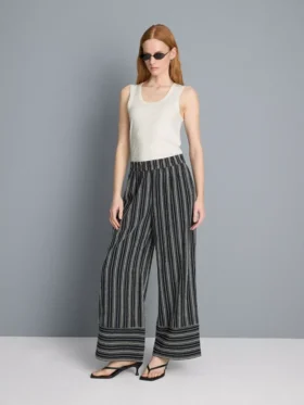 Camiseta sin mangas con cuello redondo y espalda nadadora