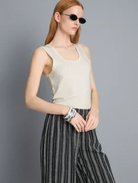 Camiseta sin mangas con cuello redondo y espalda nadadora