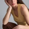 Camiseta sin mangas con cuello redondo y espalda nadadora