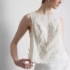 Camiseta sin mangas con lazo y estampado floral bordado
