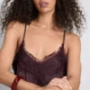 Camiseta sin mangas con ribete de encaje satinado de Paula Echevarría