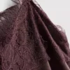 Camiseta sin mangas con ribete de encaje satinado de Paula Echevarría