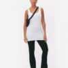 Camiseta sin mangas de corte largo
