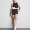 Camiseta sin mangas deportiva con fruncidos