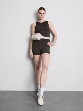 Camiseta sin mangas deportiva con fruncidos