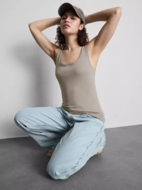 Camiseta sin mangas elástica con alto contenido en algodón