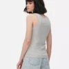 Camiseta sin mangas elástica con cuello redondeado