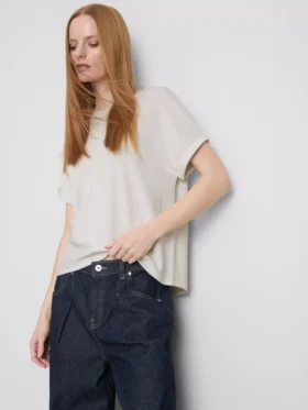 Camiseta «The Edit» con detalle en las costuras