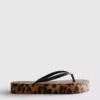 Chanclas con plataforma y estampado de leopardo
