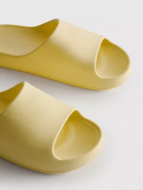 Chanclas moldeadas para piscina