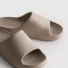 Chanclas moldeadas para piscina