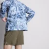 Chaqueta deportiva con cremallera y cuello de embudo