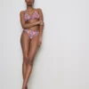 Conjunto de bikini triangular brasileño