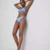 Conjunto de bikini triangular con lazos laterales