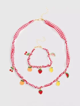 Conjunto de joyas con colgantes de frutas