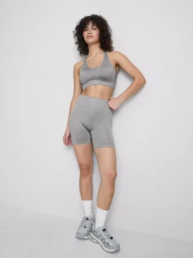 Crop top deportivo sin costuras y de gran brillo
