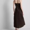 El vestido midi escalonado de mezcla de lino de The Edit