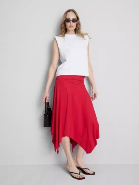 Falda midi con bajo en forma de pañuelo